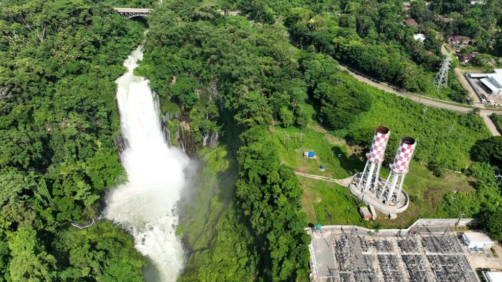 50 Of The Best And Most Famous Landmarks In The Philippines 44 Maria Cristina Falls, Iligan City - A major source of hydroelectric power in the region